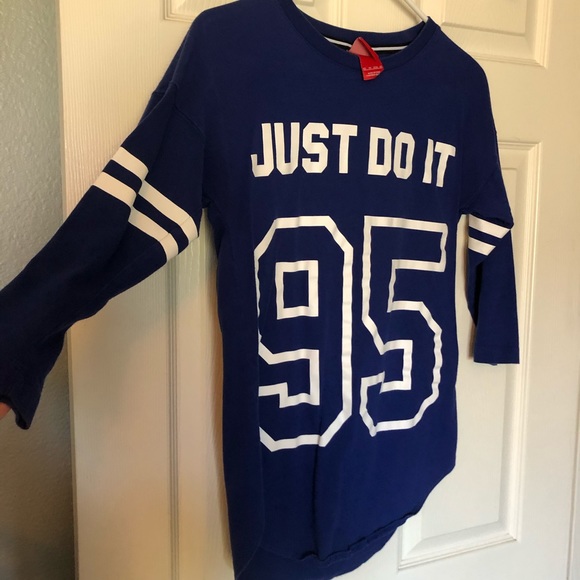 Nike 3/4 sleeve shirt - Picture 2 of 4